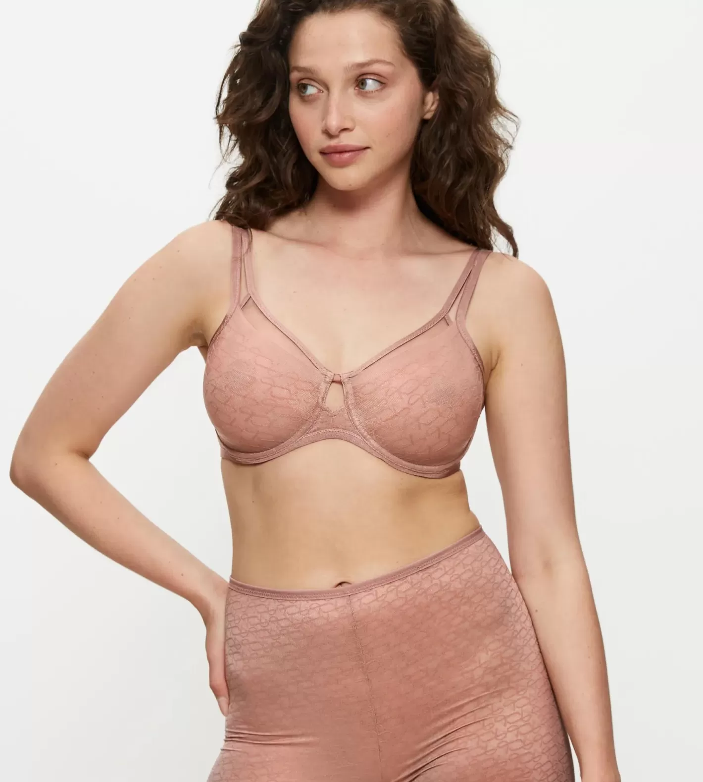 Triumph SIGNATURE SHEER